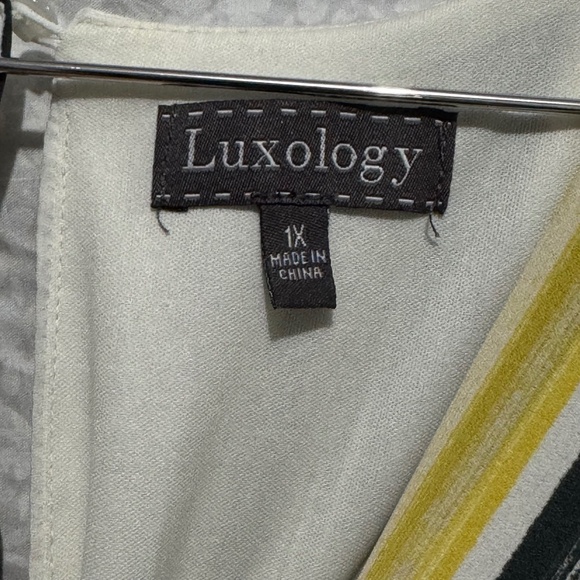 yellow and grey stripes dress / romper dress size 1x brand luxology - Picture 4 of 8